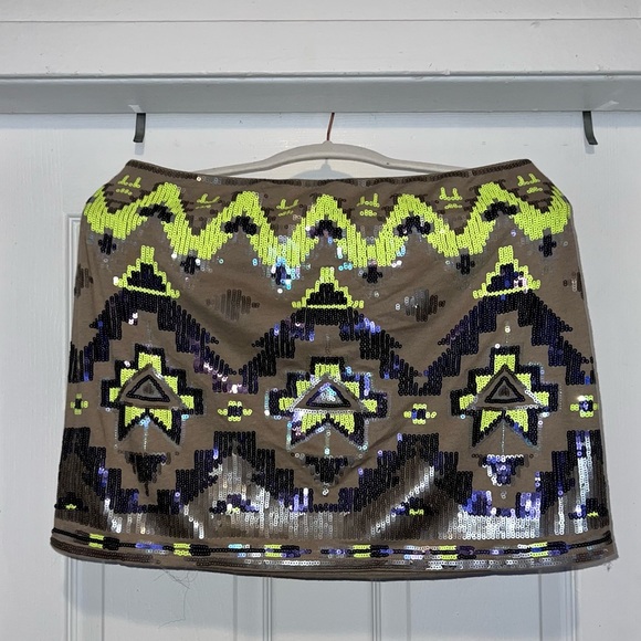 EXPRESS Mini Skirt With Sequin Design - Picture 2 of 4